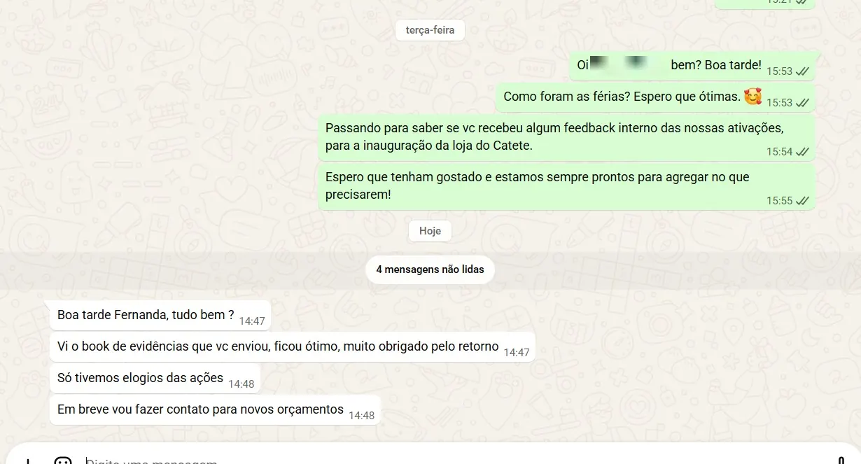 Print de conversa de WhatsApp com cliente elogiando as ativações da Exfera Mídia na inauguração da loja do Catete