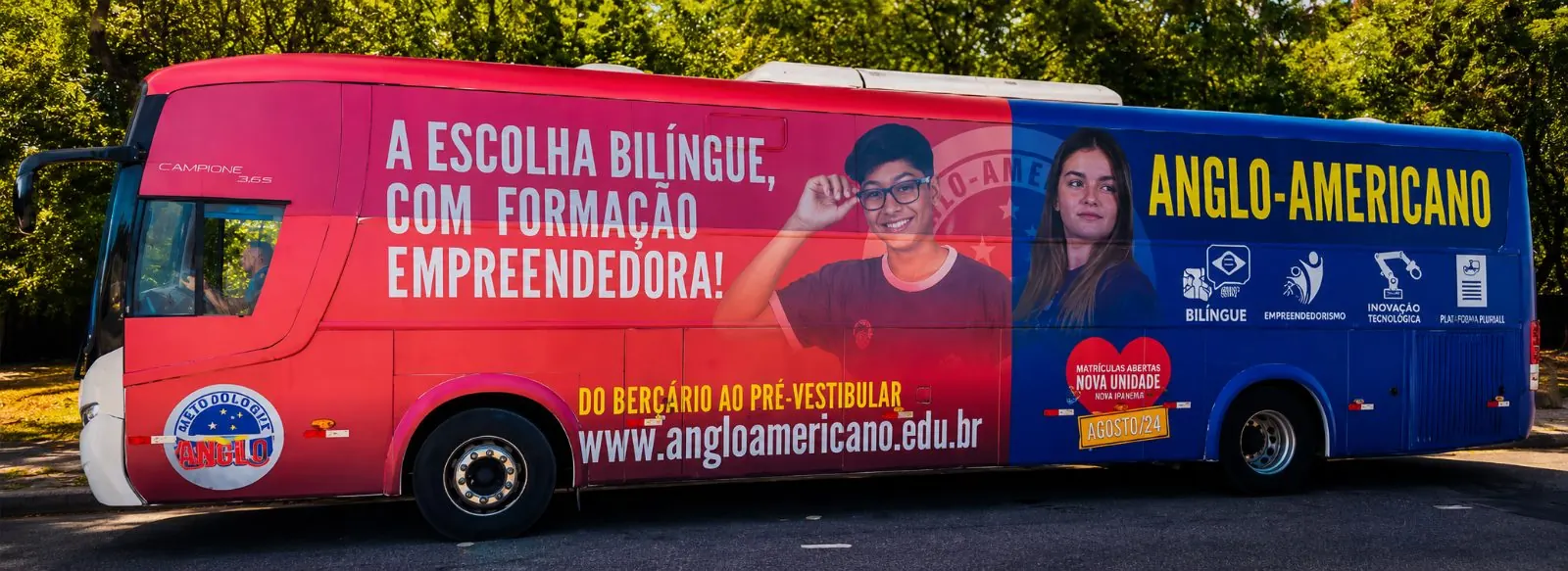 Ônibus envelopado da Exfera Mídia com campanha do Colégio Anglo-Americano no Rio de Janeiro